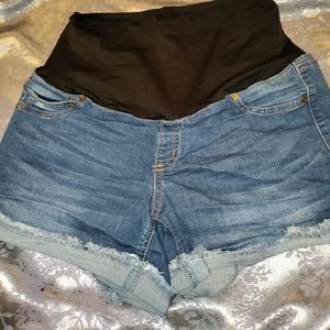 Maternity shorts